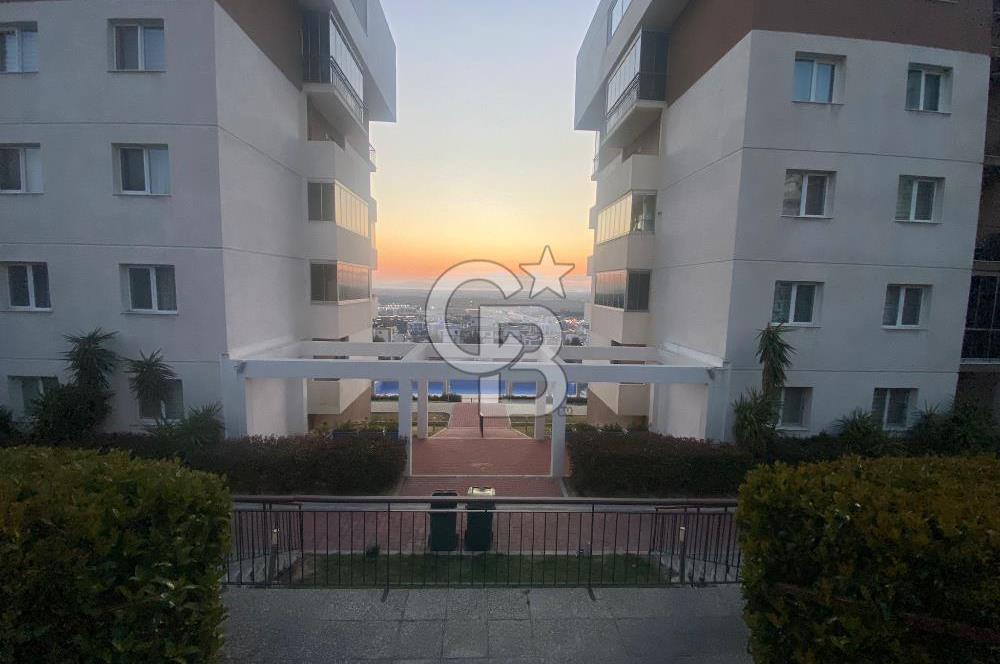 Çiğli Evka 5'te Palmiye Teras Park Sitesinde Kiralık 1+1
