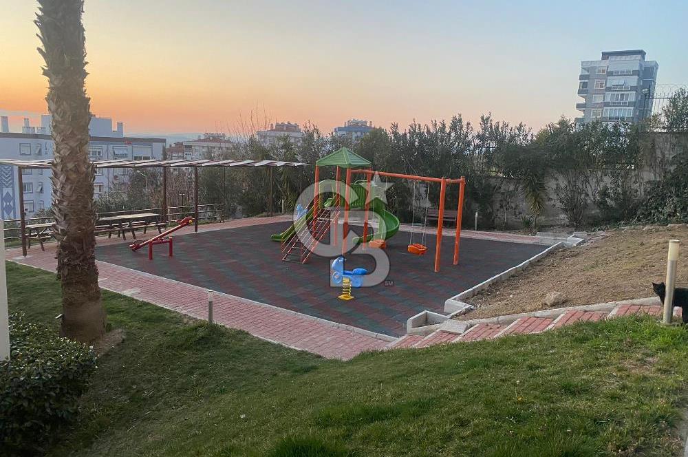 Çiğli Evka 5'te Palmiye Teras Park Sitesinde Kiralık 1+1