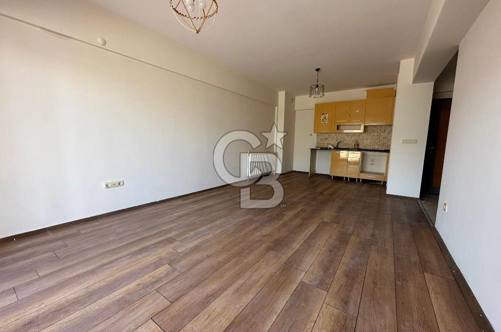 Çiğli Evka 5'te Palmiye Teras Park Sitesinde Kiralık 1+1