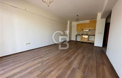Çiğli Evka 5'te Palmiye Teras Park Sitesinde Kiralık 1+1