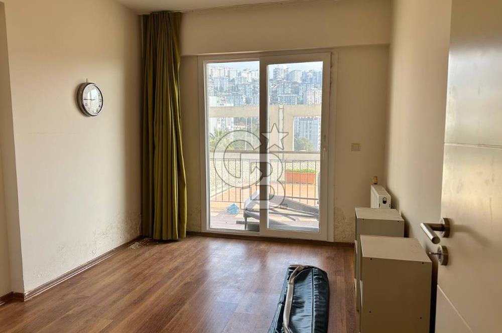 Çiğli Evka 5'te Palmiye Teras Park Sitesinde Kiralık 1+1