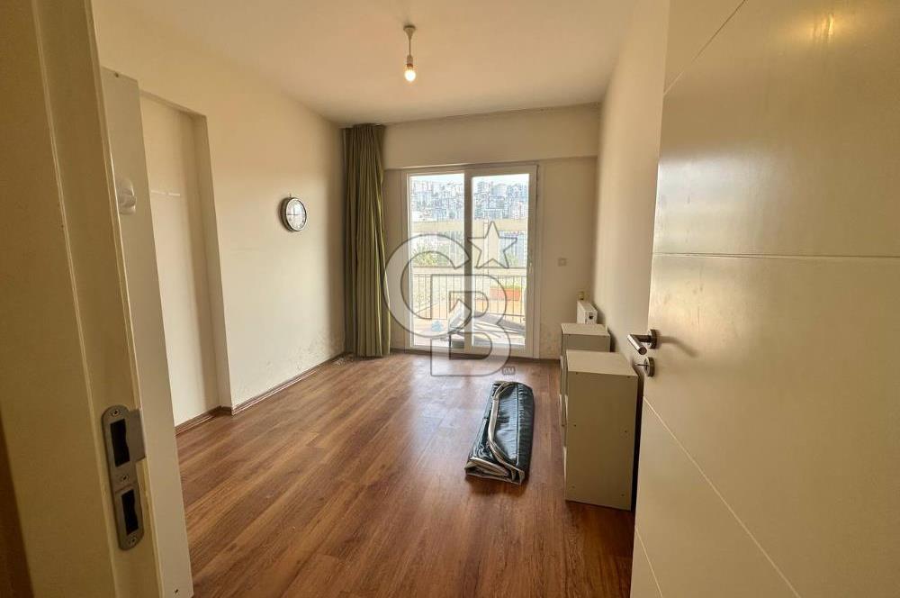 Çiğli Evka 5'te Palmiye Teras Park Sitesinde Kiralık 1+1