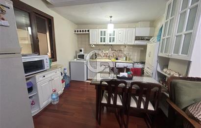 Foça Ata Özgür Sitesinde Havuzlu Eşyalı Kiralık Villa