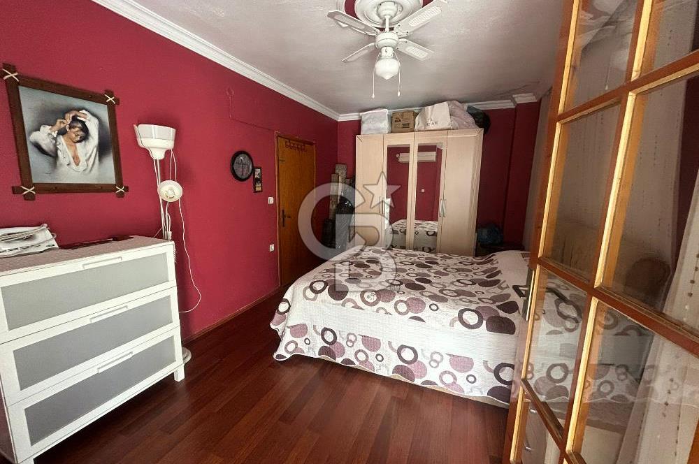 Foça Ata Özgür Sitesinde Havuzlu Eşyalı Kiralık Villa