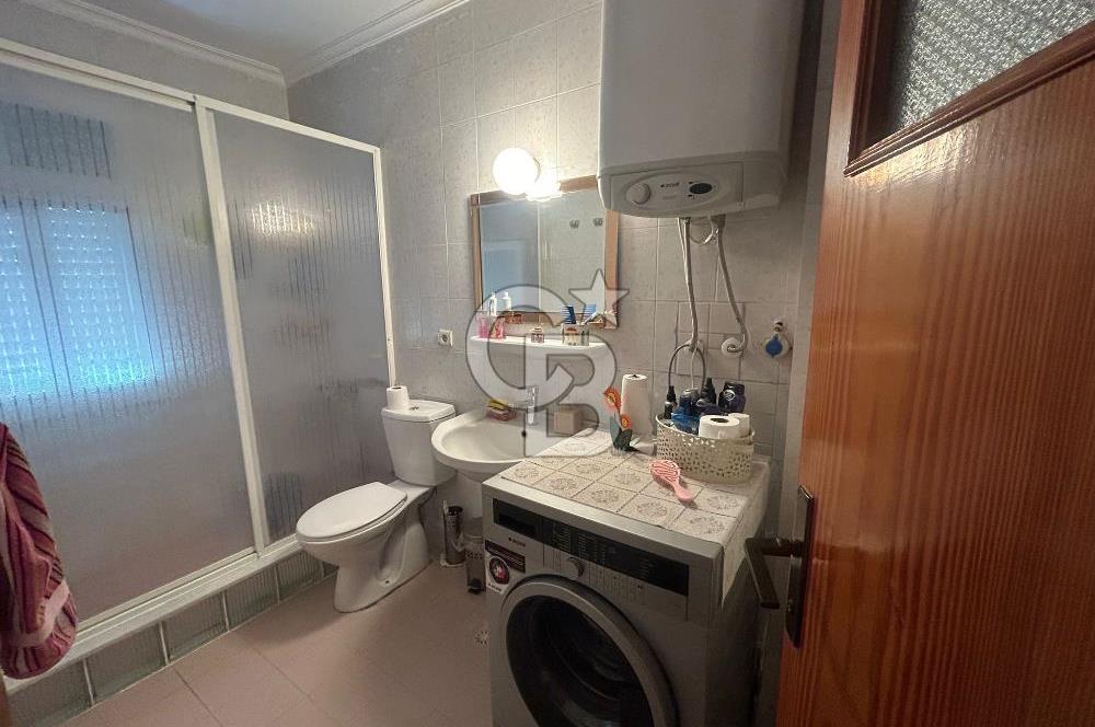 Foça Ata Özgür Sitesinde Havuzlu Eşyalı Kiralık Villa