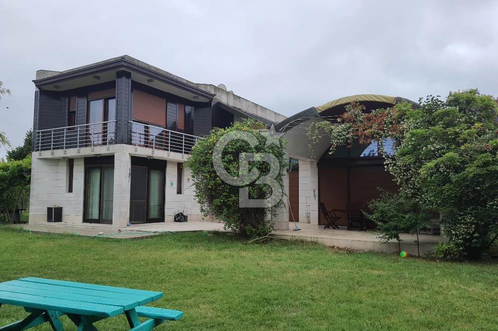 Büyükçekmece Karaağaçta Özel Bahçeli Satılık 4+2 Lüks Villa