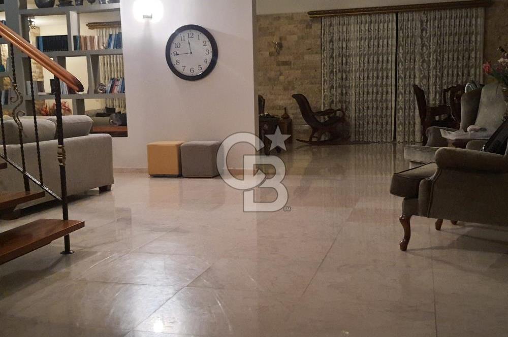 Büyükçekmece Karaağaçta Özel Bahçeli Satılık 4+2 Lüks Villa