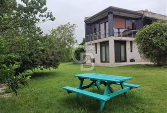 Büyükçekmece Karaağaçta Özel Bahçeli Satılık 4+2 Lüks Villa