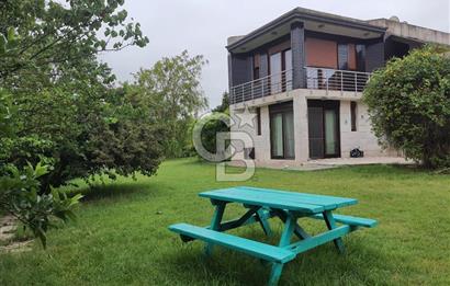Büyükçekmece Karaağaçta Özel Bahçeli Satılık 4+2 Lüks Villa