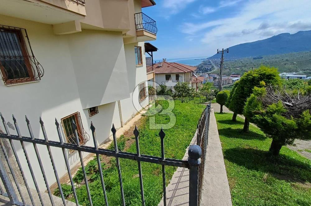 ORDU PERŞEMBE DOSTLAR SİTESİNDE DENİZ MANZARALI SATILIK VİLLA
