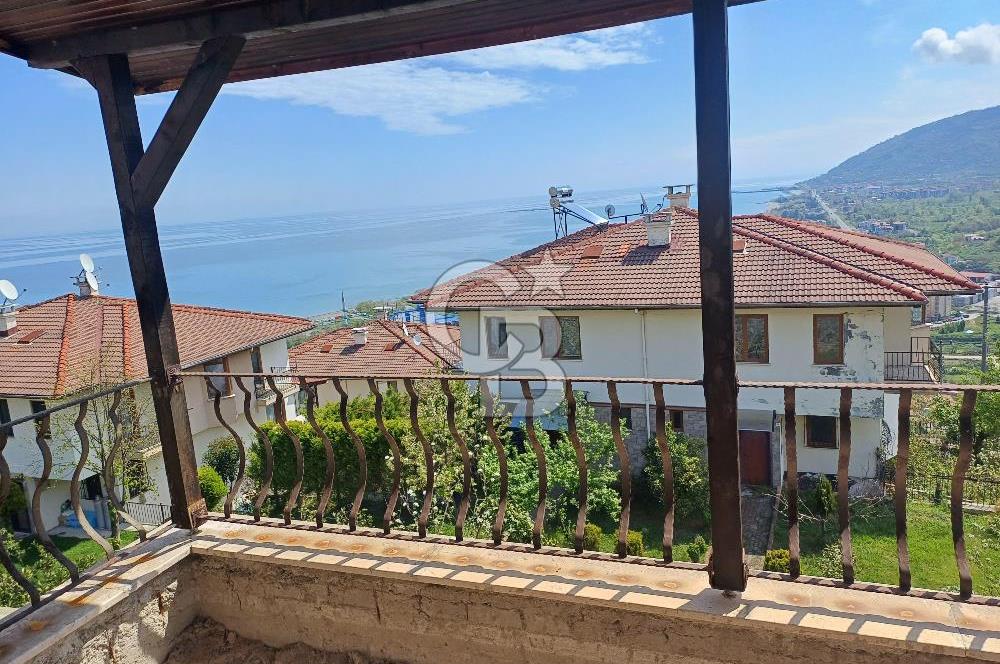 ORDU PERŞEMBE DOSTLAR SİTESİNDE DENİZ MANZARALI SATILIK VİLLA