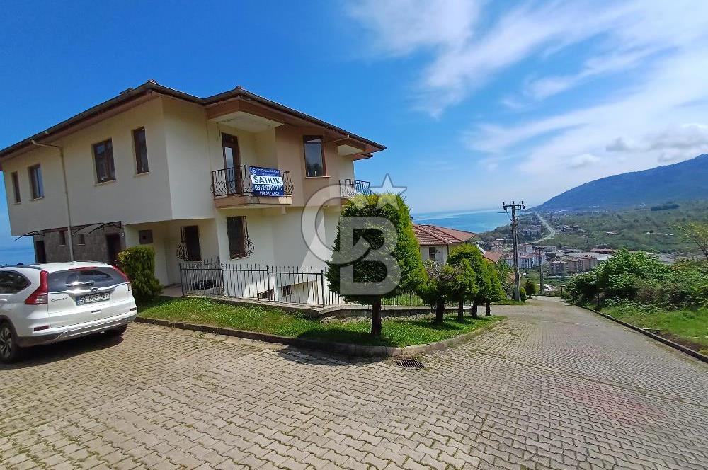 ORDU PERŞEMBE DOSTLAR SİTESİNDE DENİZ MANZARALI SATILIK VİLLA