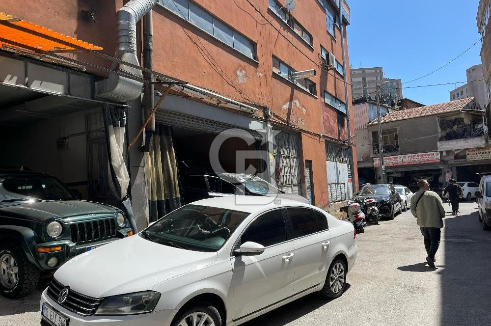 BOSTANCI SANAYİ SİTESİNDE SATILIK DÜKKAN
