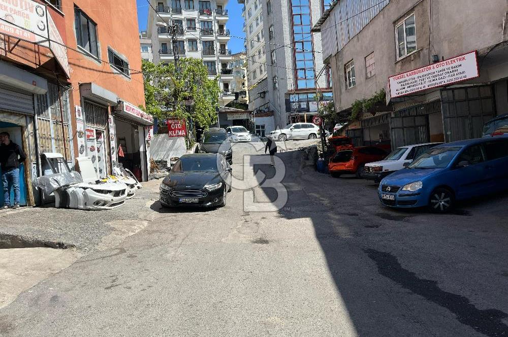 BOSTANCI SANAYİ SİTESİNDE SATILIK DÜKKAN