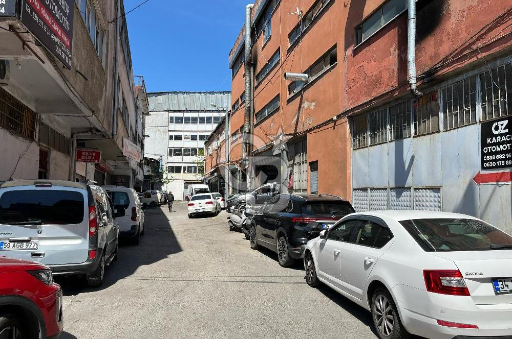 BOSTANCI SANAYİ SİTESİNDE SATILIK DÜKKAN