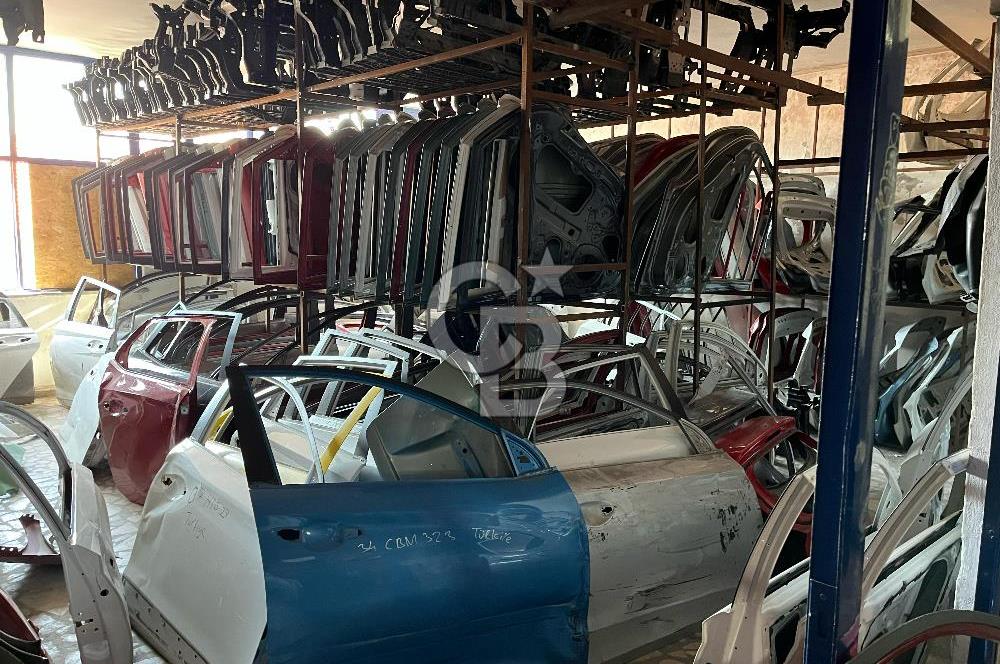 BOSTANCI SANAYİ SİTESİNDE SATILIK DEPO