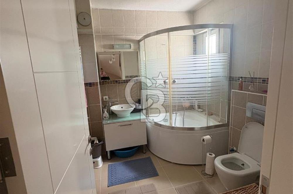 MANİSA GÜZELYURT MAHALLESİ YILDIZ SİTESİ'NDE SATILIK 5+1 VİLLA