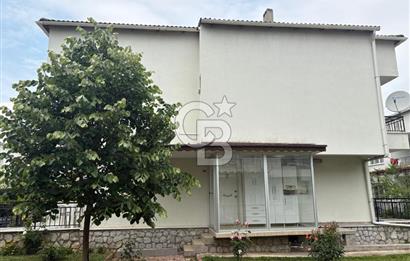 MANİSA GÜZELYURT MAHALLESİ YILDIZ SİTESİ'NDE SATILIK 5+1 VİLLA