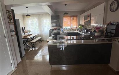 MANİSA GÜZELYURT MAHALLESİ YILDIZ SİTESİ'NDE SATILIK 5+1 VİLLA