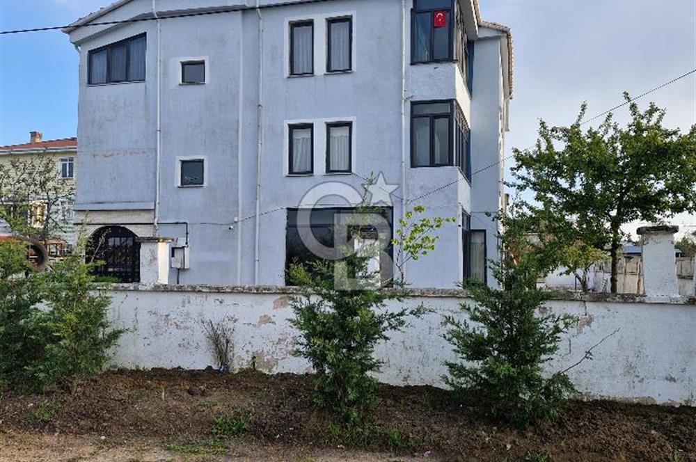 ÖNERLERDE 831M2 BAHÇE İÇİNDE 150 M2 YER OTURUMLU 3 KATLI SATILIK EV