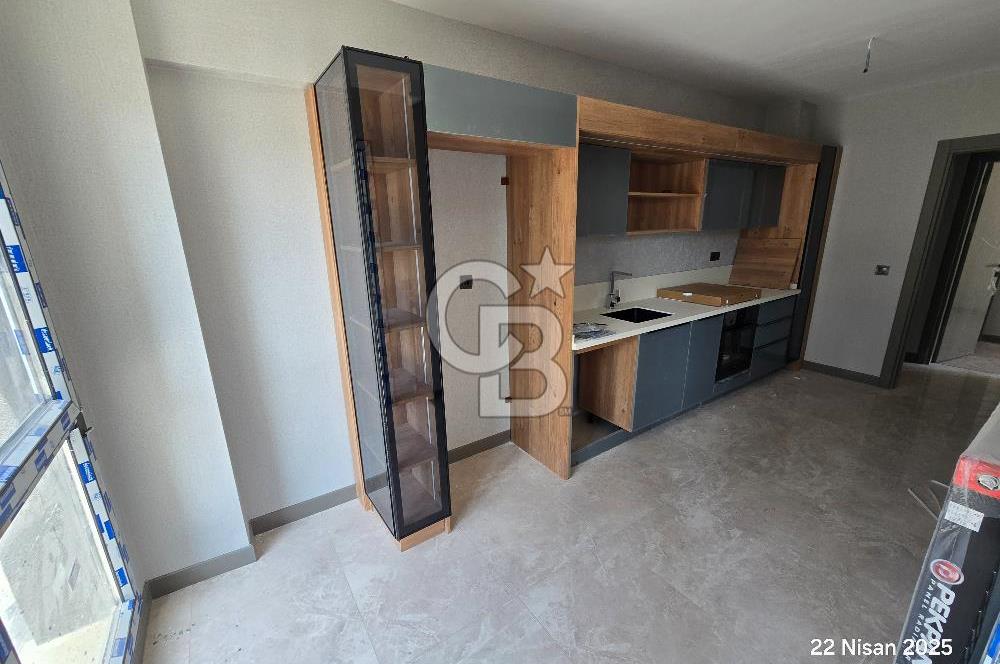 İSTPORT TERRACE İST. YOLU METRO YANI 10.KAT GİYİNME ODALI 1+1