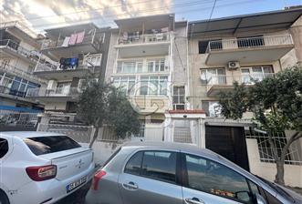 Bornova Atatürk Mahallesi Satılık 3 katlı Müstakil Ev 