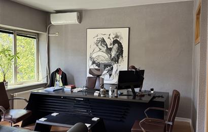 Kızıltoprak Bağdat Caddesinde, Yüksek Tabela Değerli 2+1 Ofis