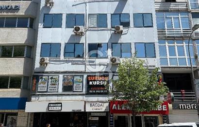 Kızıltoprak Bağdat Caddesinde, Yüksek Tabela Değerli 2+1 Ofis