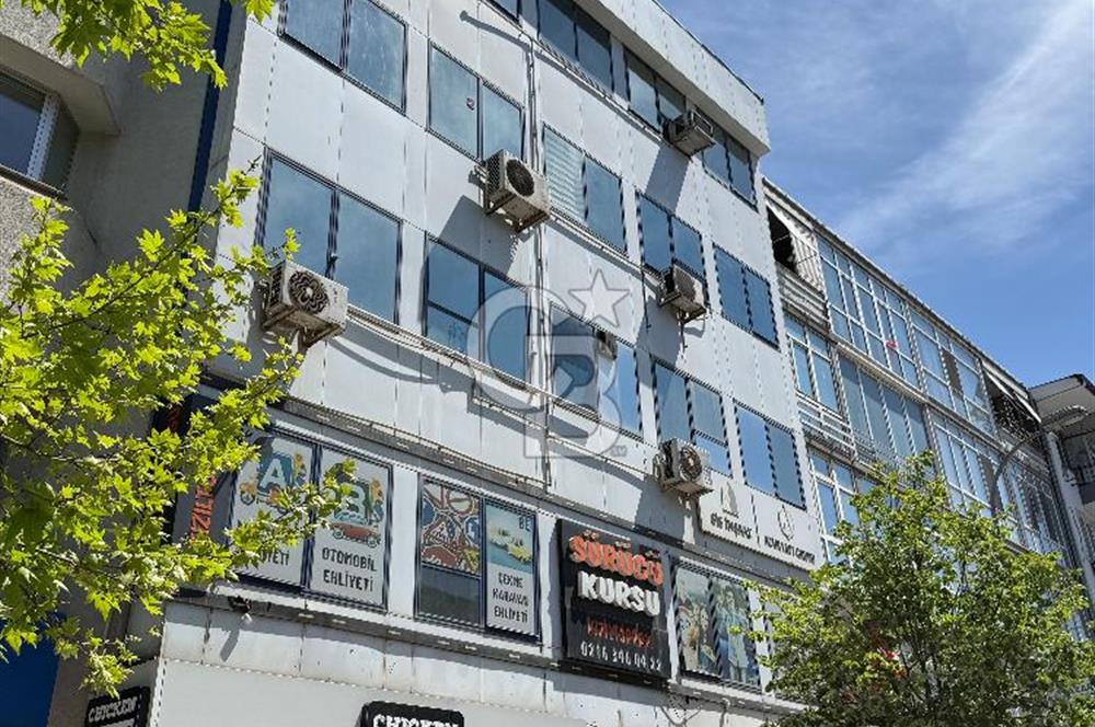 Kızıltoprak Bağdat Caddesinde, Yüksek Tabela Değerli 2+1 Ofis