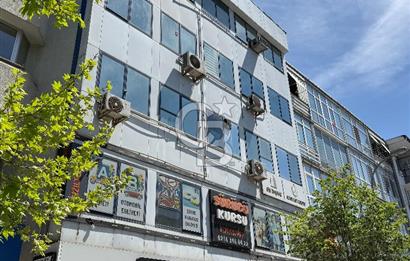 Kızıltoprak Bağdat Caddesinde, Yüksek Tabela Değerli 2+1 Ofis