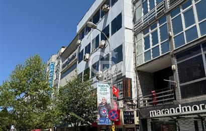 Kızıltoprak Bağdat Caddesinde, Yüksek Tabela Değerli 2+1 Ofis