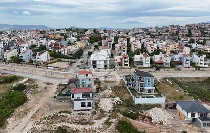 MENEMEN VİLLAKENTTE VİLLA İMARLI SATILIK MÜSTAKİL ARSA