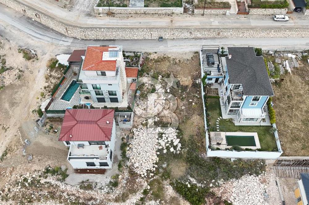 MENEMEN VİLLAKENTTE VİLLA İMARLI SATILIK MÜSTAKİL ARSA