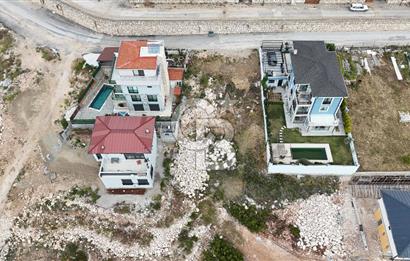MENEMEN VİLLAKENTTE VİLLA İMARLI SATILIK MÜSTAKİL ARSA