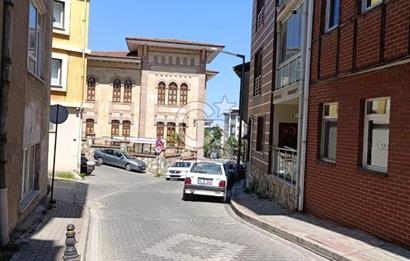 ŞEHRİN MERKEZİNDE BİGA'DA CADDE ÜZERİ FULL EŞYALI 1+1 KİRALIK