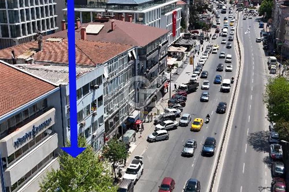 Kızıltoprak Bağdat Caddesinde, Yüksek Tabela Değerli 2+1 Ofis