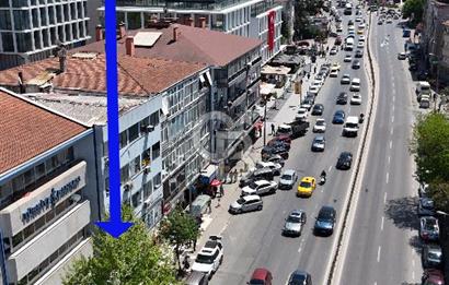Kızıltoprak Bağdat Caddesinde, Yüksek Tabela Değerli 2+1 Ofis