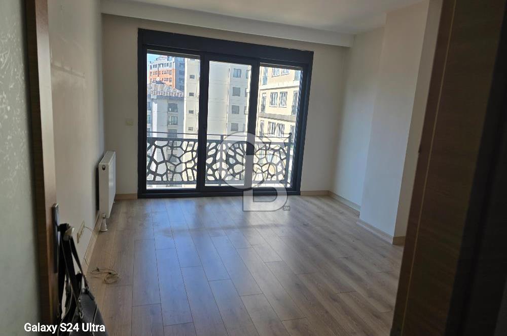 Bostancı-Suadiye Lokasyonunda  2+1 Kiralık Daire 