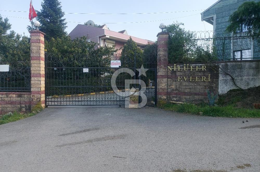 Gebze Pelitli Nilüfer Evleri'inde satılık villa.