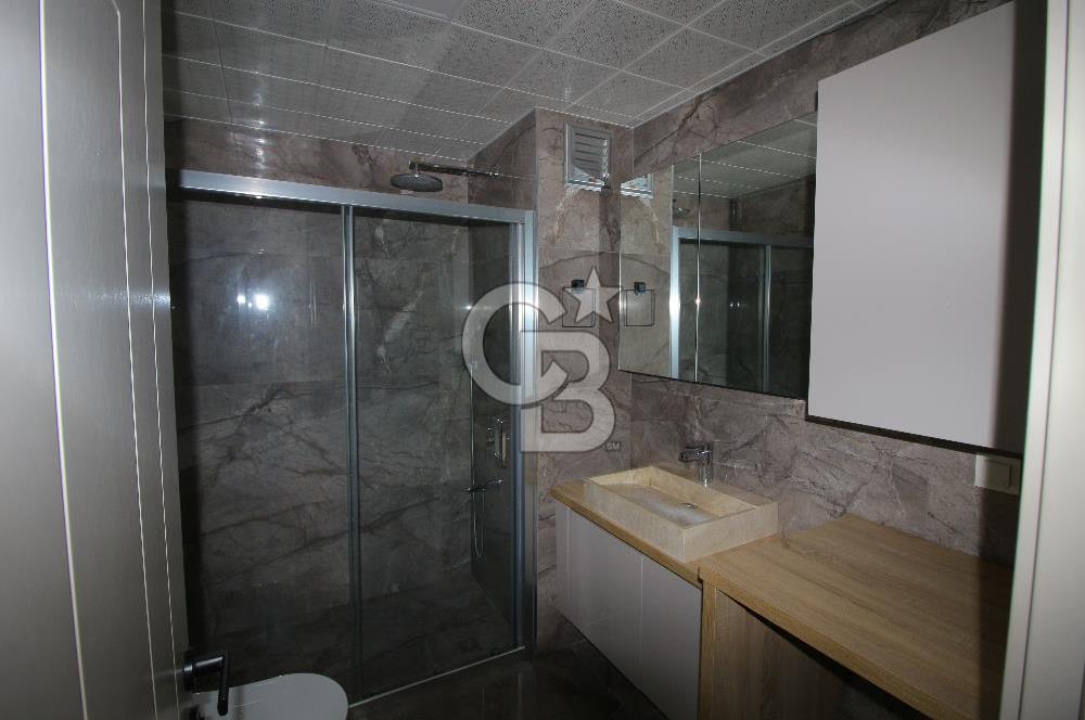 Menderes Site İçi Köşe Konum, Havuz Cephe 2+1 Kiralık Daire