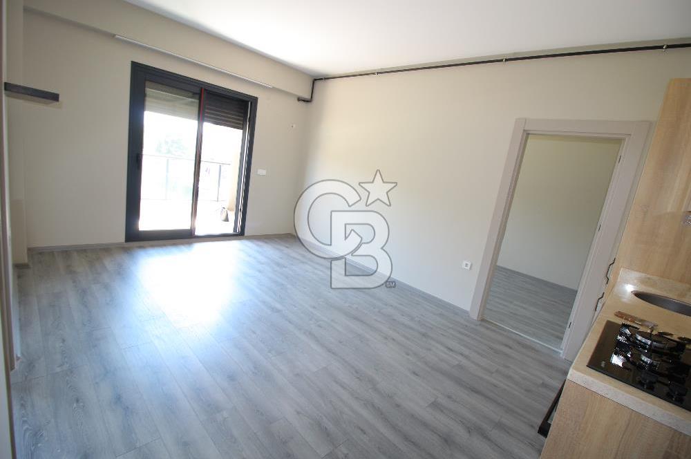 Menderes Site İçi Köşe Konum, Havuz Cephe 2+1 Kiralık Daire