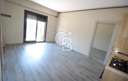 Menderes Site İçi Köşe Konum, Havuz Cephe 2+1 Kiralık Daire