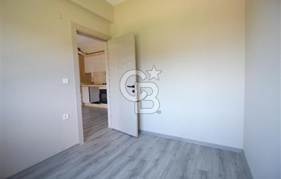 Menderes Site İçi Köşe Konum, Havuz Cephe 2+1 Kiralık Daire
