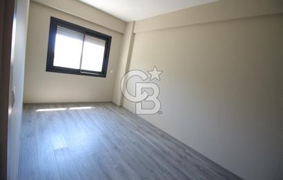 Menderes Site İçi Köşe Konum, Havuz Cephe 2+1 Kiralık Daire