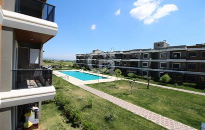 Menderes Site İçi Köşe Konum, Havuz Cephe 2+1 Kiralık Daire