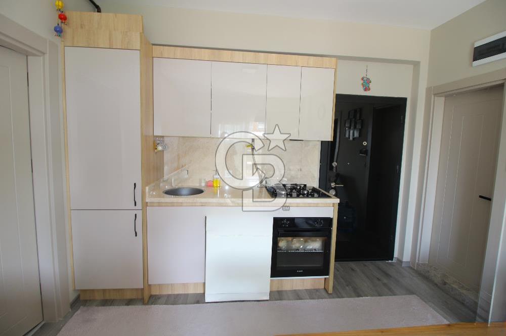Menderes Site İçi Köşe Konum, Havuz Cephe 2+1 Kiralık Daire