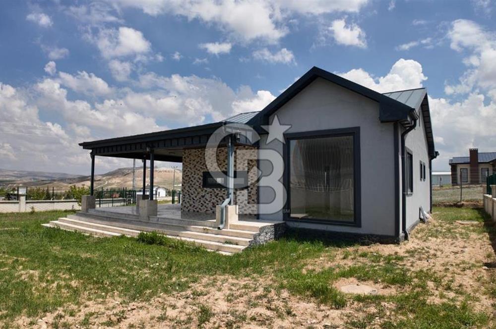 SİNCAN TEMELLİDE SATILIK 628 m2 KONUT ARSASI ve MÜSTAKİL EV