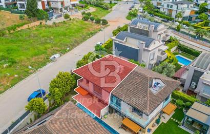 GÜZELBAHÇE KAHRAMANDERE MAHALLESİNDE SATILIK SİTE İÇİ 240 M2 VİLLA