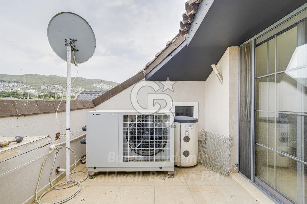GÜZELBAHÇE KAHRAMANDERE MAHALLESİNDE SATILIK SİTE İÇİ 240 M2 VİLLA