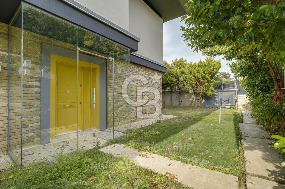 GÜZELBAHÇE KAHRAMANDERE MAHALLESİNDE SATILIK SİTE İÇİ 240 M2 VİLLA